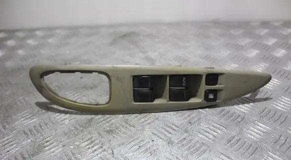 Nissan Primera Electric window control switch 25401AV640