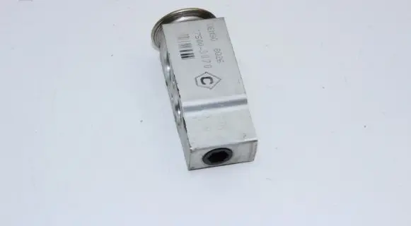 Lexus CT 200H Air conditioning (A/C) expansion valve 475003070