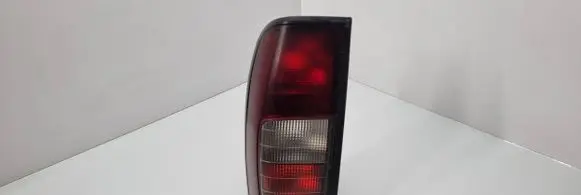 Nissan King Cab, Navara Rear/tail lights
