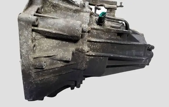 Nissan Qashqai Manual 5 speed gearbox TL4B113 C066884 8201010268