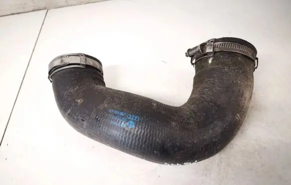 Audi Q7 4L Intercooler hose/pipe 7l0145972e