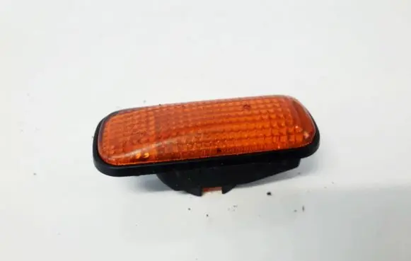 Audi A3 S3 8L Front fender indicator light E10152632