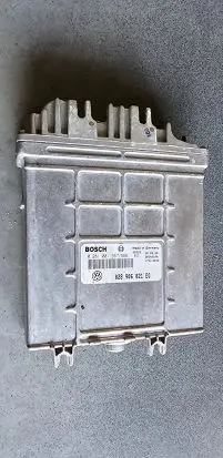 Volkswagen PASSAT B5 Engine control unit/module 0281001557 028906021EG 0281001558