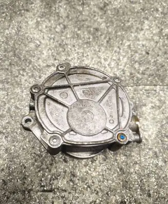 BMW 1 E81 E87 Vacuum pump 0313337124
