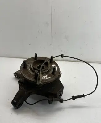 Chrysler Pacifica Front wheel hub