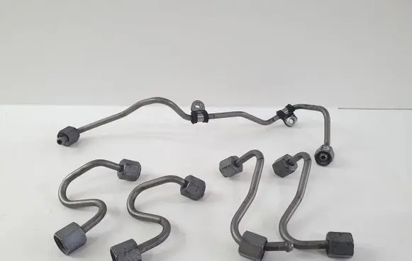 Mercedes-Benz A W176 Fuel injector supply line/pipe 
