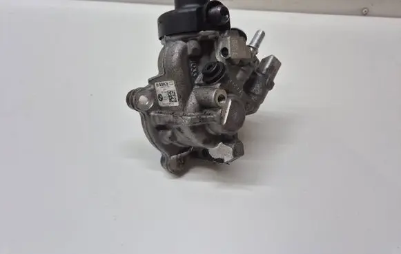 BMW 3 F30 F35 F31 Fuel injection high pressure pump 8511626 0445010764