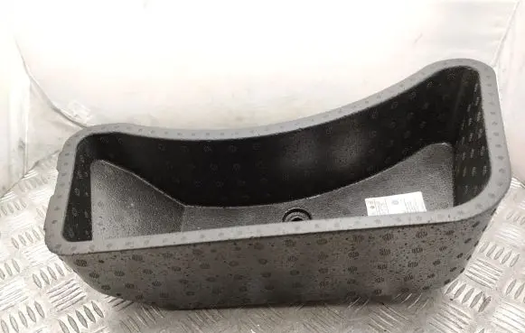 Volkswagen Touareg II Other trunk/boot trim element 7P6863220