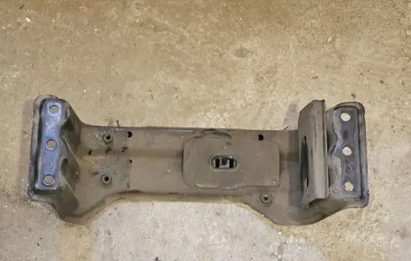 Gearbox mounting bracket
