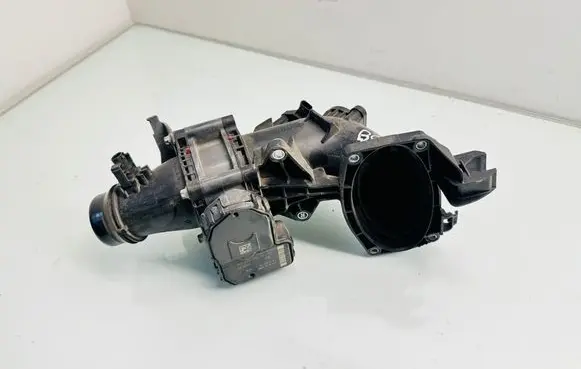 Mercedes-Benz A W176 Air intake duct part A6510901128 A6510900470