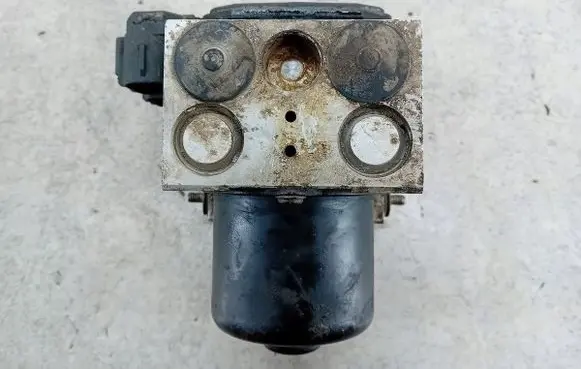 Toyota RAV 4 (XA10) ABS Pump 