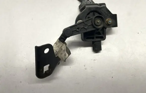 Ford Mustang VI Rear air suspension level height sensor FR3V5A967A