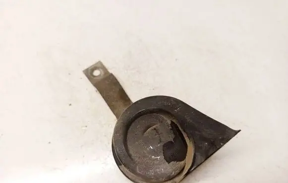 Nissan Primera Horn signal E9011157