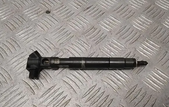 Mercedes-Benz E W212 Fuel injector A6510703287