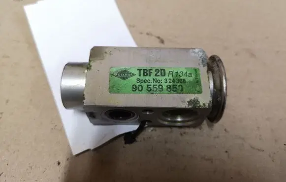 Opel Astra G Air conditioning (A/C) expansion valve 90559850
