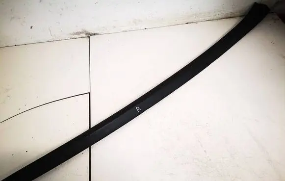 Opel Astra J Windshield trim 13280302