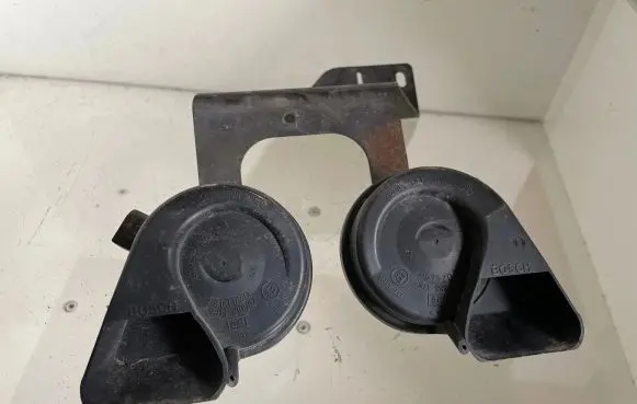 Audi A6 S6 C6 4F Horn signal 703881165 024148