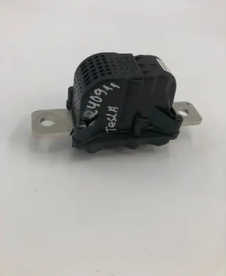 Tesla Model Y Battery relay fuse P106468900J