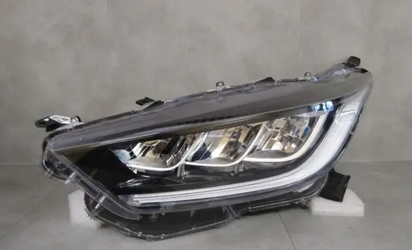 Toyota Yaris Headlight/headlamp