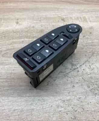 BMW 5 E39 Electric window control switch 8368966 002776