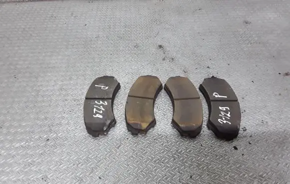 Mitsubishi Grandis Brake pads (front) 