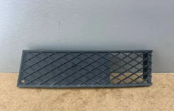 BMW 7 F01 F02 F03 F04 Front bumper lower grill 51117186505 7186505