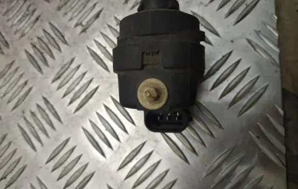 Renault Scenic I Headlight level adjustment motor 7700840141