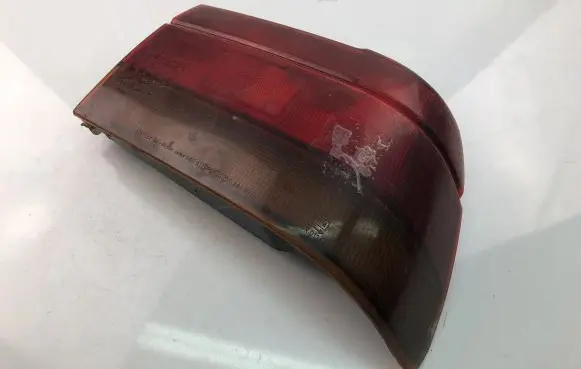 Mitsubishi Lancer Tailgate rear/tail lights 0438560R