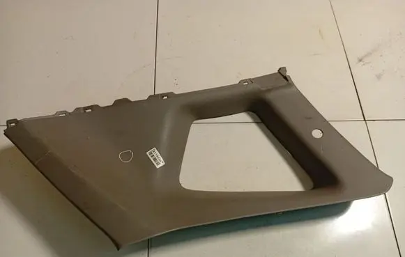 Ford Focus C-MAX (D) pillar trim (bottom)