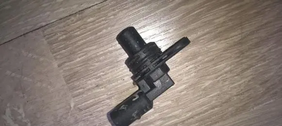 Volkswagen Golf IV Camshaft position sensor 036907601b