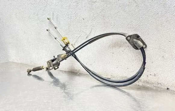 Volvo S60 Gear shift cable linkage 30684061