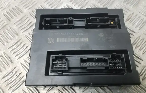 Audi A4 S4 B8 8K Comfort/convenience module 8K0907064CC