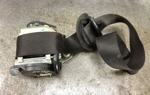 Mini Cooper Countryman R60 Front seatbelt 617594700 010R0000 BAMP71765