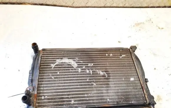 Audi A4 S4 B5 8D Coolant radiator 848796l 8d0121251q