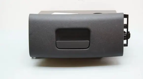 Volkswagen Tiguan Glove box 5NA882600