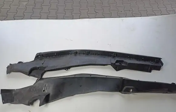 Infiniti QX70 S51 Fender end trim 
