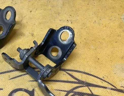 Renault Megane IV Front door upper hinge ES718626R