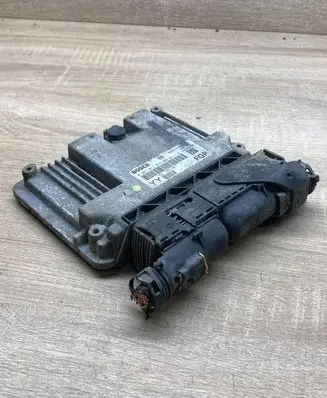 Opel Vectra C Engine control unit/module ECU 55193967 0281011915