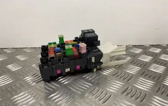 Volkswagen Golf VII Fuse box set 5Q0937615C