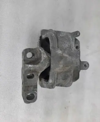 Volkswagen Golf V Engine mount bracket 1K0199262AM