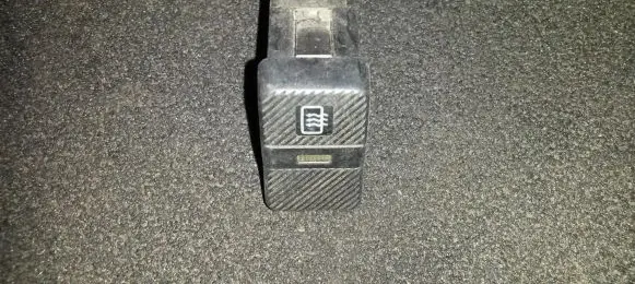Volkswagen PASSAT B3 Windscreen/window heater switch Nenustatyta