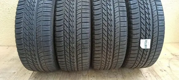 Jaguar E-Pace R20 summer tire
