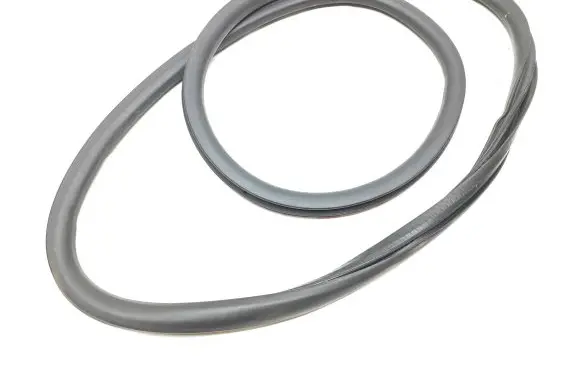 Peugeot 208 II Rubber seal rear door 