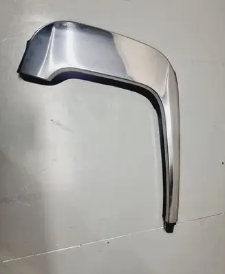 Rear glass trim