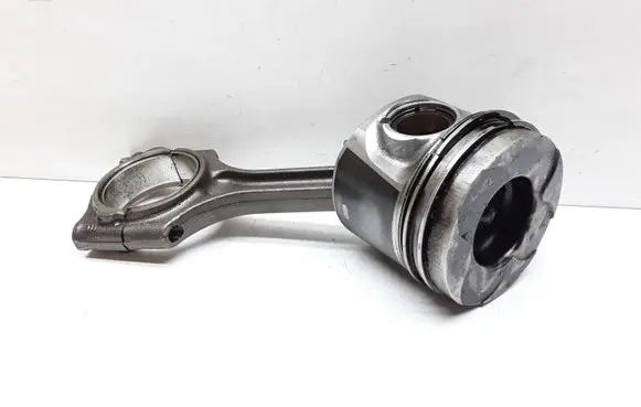 Volvo XC60 Piston with connecting rod