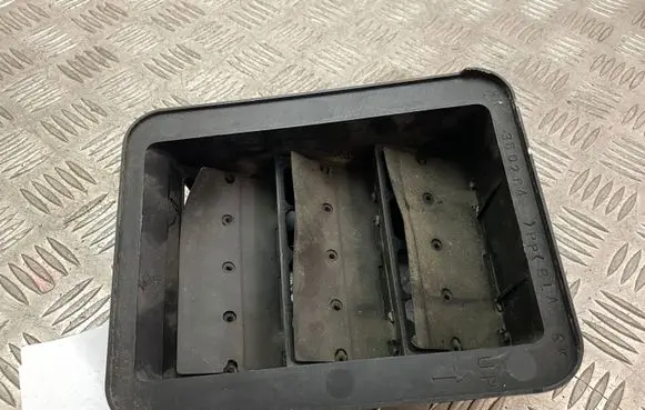Mitsubishi Outlander Quarter panel pressure vent 360284