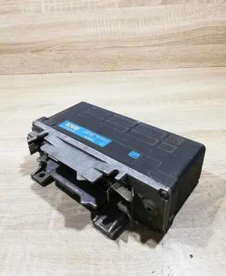 Mercedes-Benz E W124 ABS control unit/module 0055452132 0265101018