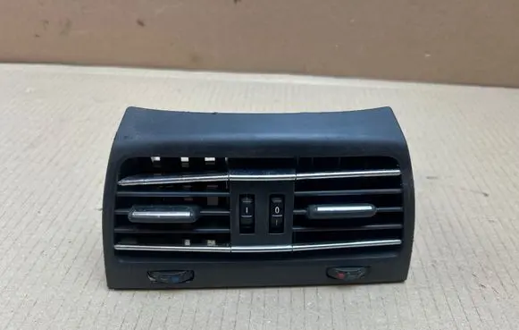 BMW 7 F01 F02 F03 F04 Rear air vent grill 9118249