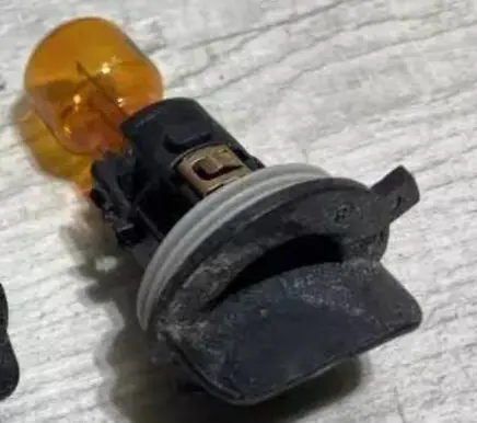 Ford Kuga III Headlight/headlamp bulb 90003016