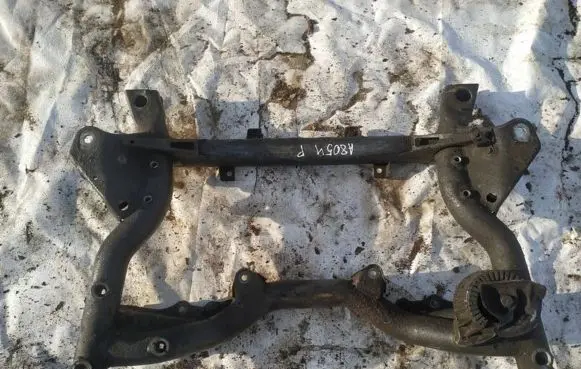 Mercedes-Benz C AMG W204 Front subframe